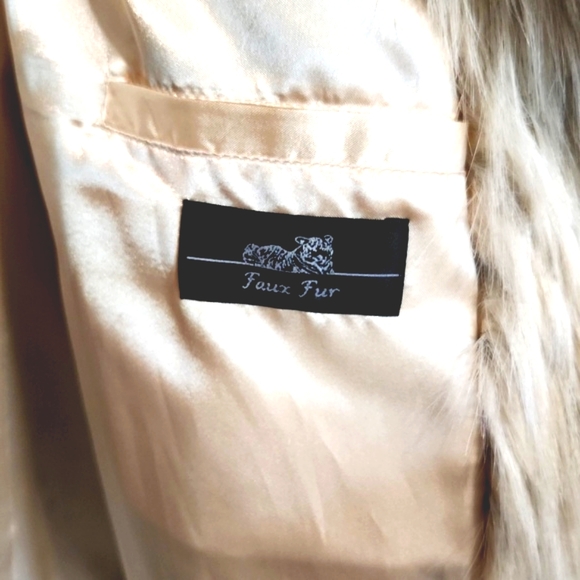 Rachel Zoe Gorgeous Luxury Faux Fur Vest Size X Large Like New!! - Picture 8 of 12